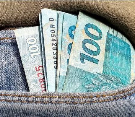 Bolsa Família de agosto é paga a beneficiários com NIS final 4