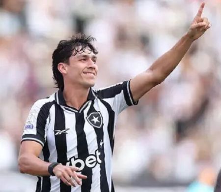 Botafogo compra zagueiro venezuelano Ferraresi, que fica até 2029