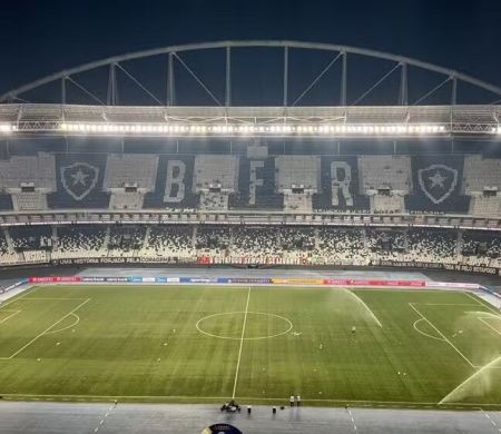 Botafogo e Athletico-PR se enfrentam nesta segunda-feira, no Nilton Santos, no Rio