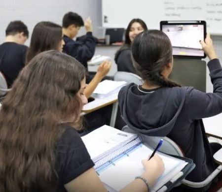 Nascidos em março e abril recebem Pé-de-Meia nesta terça-feira
