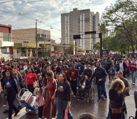 Nem chuva impede Marcha para Jesus no aniversário de Campo Grande