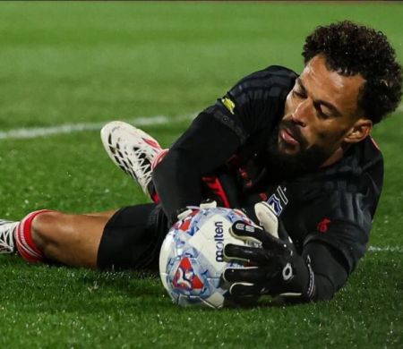 Vozinha estreia com pé direito e Colo-Colo avança na Copa Chile