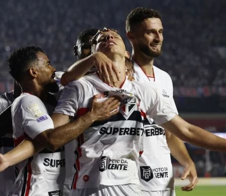 São Paulo vence o RB Bragantino e encerra jejum de dez jogos no Brasileiro