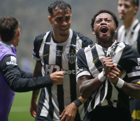 Atlético-MG vira sobre Cruzeiro e vai à semi da Copa do Brasil