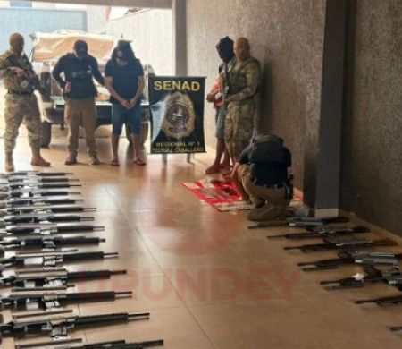 Dupla presa na fronteira negociava 30 fuzis com facção criminosa