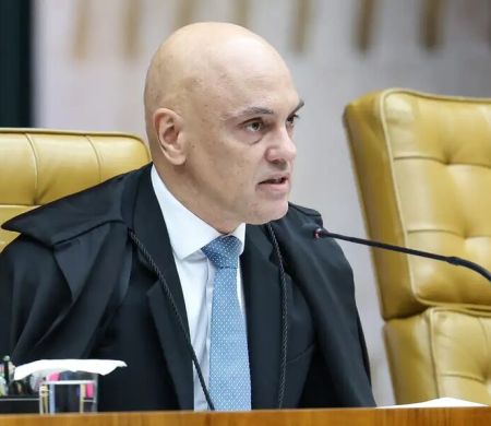 Moraes encaminha a Fachin pedido de investigação contra Mendonça