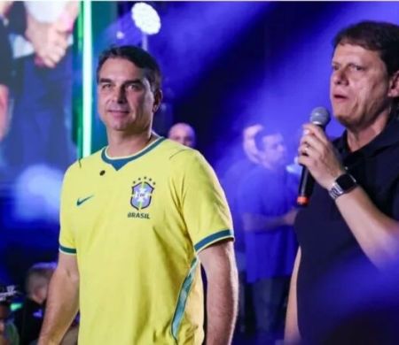Flávio diz que apoiaria Tarcísio à Presidência em 2030: ‘Sem dúvidas’