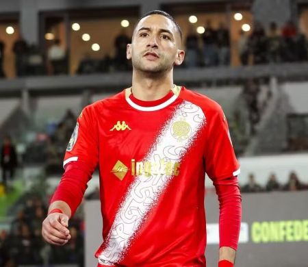 Ex-Champions League, Ziyech chega ao RJ para assinar com Botafogo