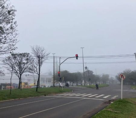 Frente fria derruba temperaturas e sábado terá chuva forte em MS