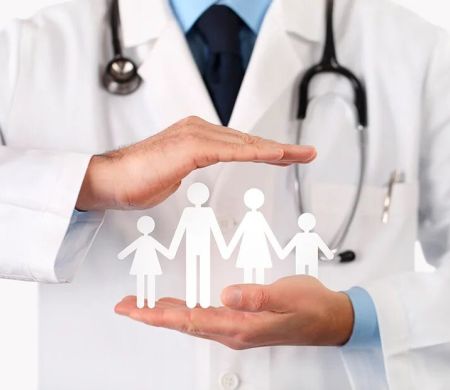 Residência em Medicina de Família abre vagas com bolsa de R$ 11,8 mil na capital