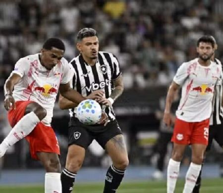 Botafogo volta a decepcionar e só empata com Bragantino no Nilton Santos