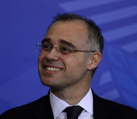 Mendonça tem 37% de aprovação contra 16% de Moraes, diz Quaest