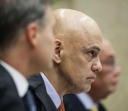 Após contrato milionário da esposa, Moraes chama relatório da PF de nulo