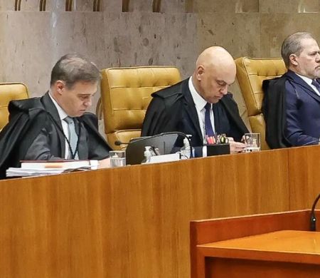 Moraes acusa Mendonça de querer incluir seu nome em delação de Vorcaro