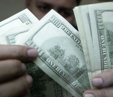 Dólar aproxima-se de R$ 5,17, com notícias do exterior e eleições