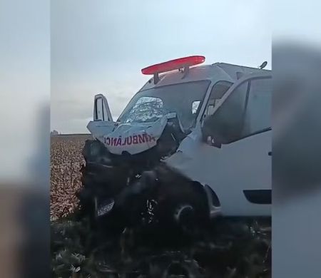 Paciente recebe alta e morre horas depois em acidente com ambulância&nbsp;