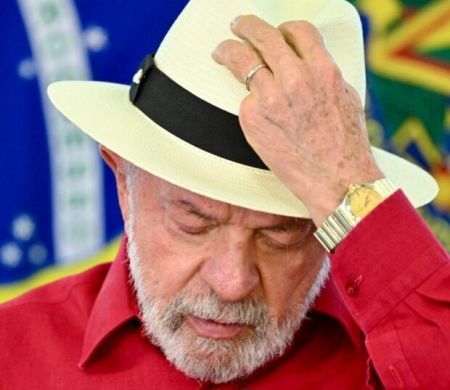 Presidente Lula alerta para minoria no Senado e divisão entre aliados