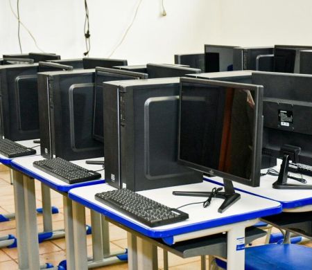 Capital abre capacitação para quem quer aprender a consertar computadores