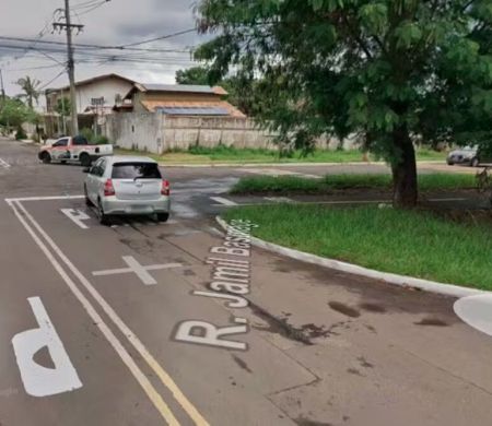 Jovem de 21 anos morre após moto ser atingida por carro em cruzamento