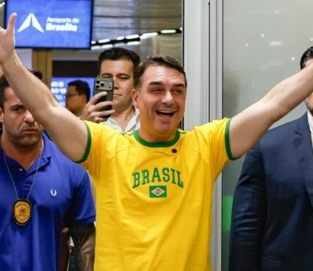 Pressionado por notícia falsa, Flávio decide ir a debate da Globo