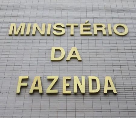 Dívida de Lula dispara a 82,5% do PIB e deixa próximo governo encurralado