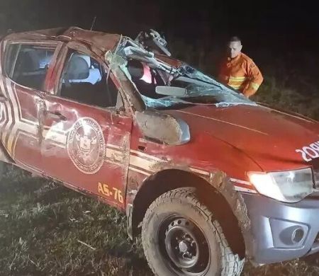 Bombeiros sofrem acidente a caminho de incêndio em fazenda de Almir Sater