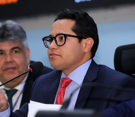Papy deve ser reconduzido hoje ao comando da Câmara após eleição anulada