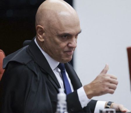 Após perseguição, Alexandre de Moraes arquiva inquérito contra bolsonaristas