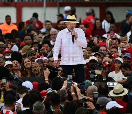 Presidente Lula volta às ruas para tentar reverter resultado das eleições