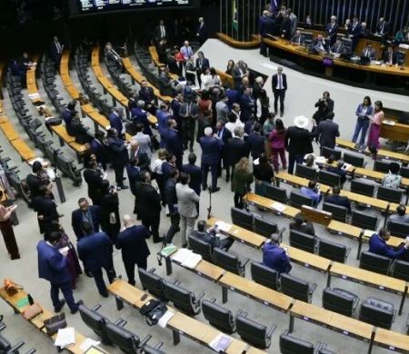 Direita amplia força no Congresso e reduz influência do Centrão