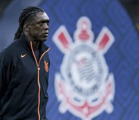 Seedorf muda rotina do CT e aposta na união para tirar Corinthians da crise