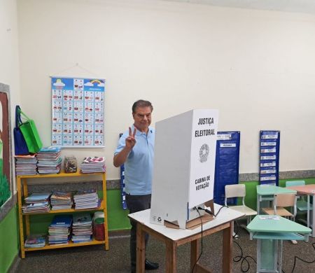 Nelsinho Trad vota em Campo Grande e pede pacificação do país