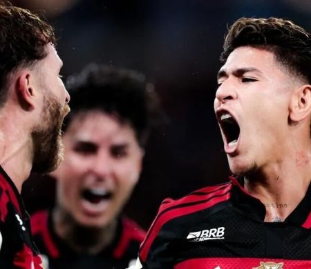 Flamengo vence Atlético-MG com pênalti polêmico no fim e retoma liderança&nbsp;
