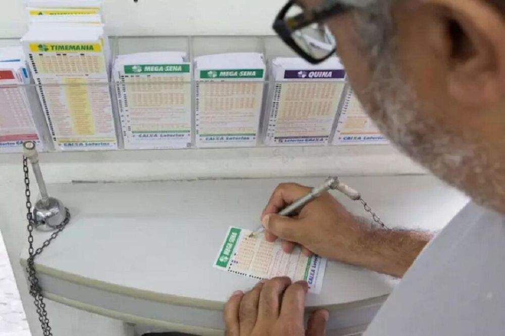A Caixa explora com exclusividade o serviço de jogos das loterias, que inclui marcas como a Mega Sena
(Foto: Daniel Teixeira/Estadao)