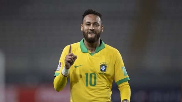 Pelé elogia Neymar após goleada: 'Sempre fico feliz quando vejo ele jogar  bola